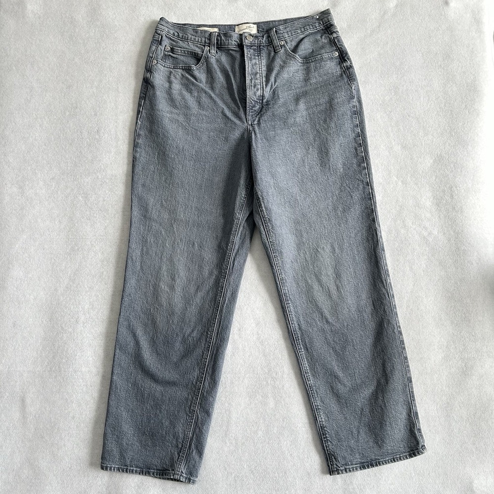 Universal Thread Highest Straight Fit Jeans Size 14 - Button Fly Light Wash EUC